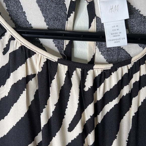 H&M calf length animal print smock dress 🦓 long sleeve 💫 black & cream 🦓 - Picture 4 of 6